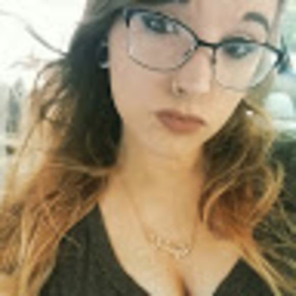 Meet your Posher, Kat - Picture 1 of 1